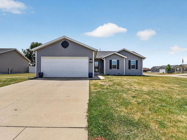 1627 Redwood Drive, Janesville, WI 53548
