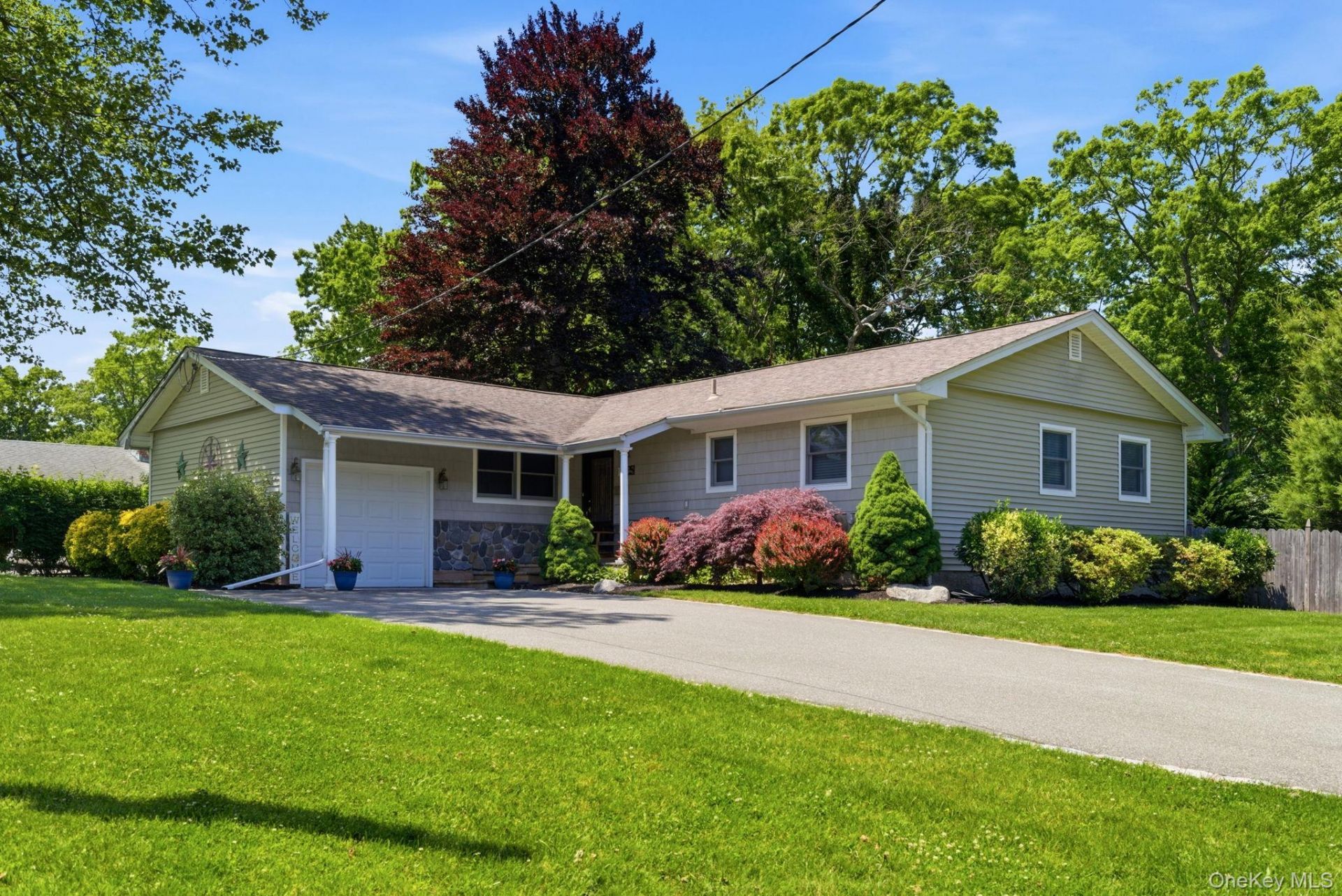 1 Camelot Lane Saint James, NY 11780