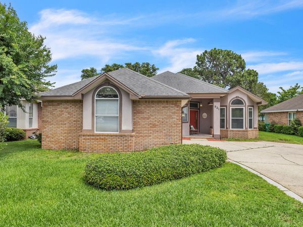 921 Shalimar Point Drive, Shalimar, FL 32579