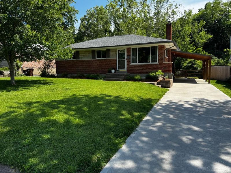 2572 S Kathwood Circle, Reading, OH 45236 Photo 1
