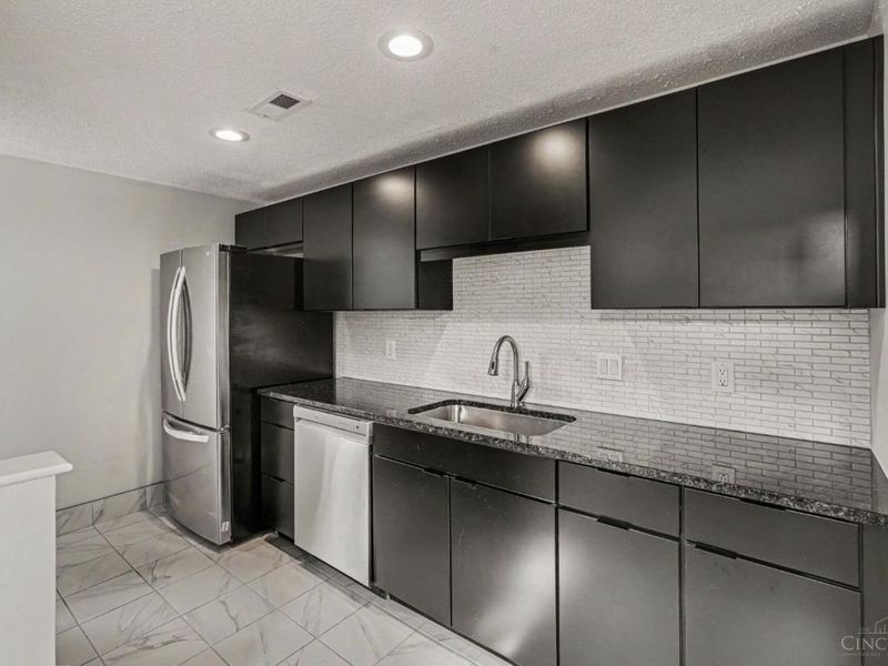427 Hopkins Street, Unit 9, Cincinnati, OH 45203 Photo 10
