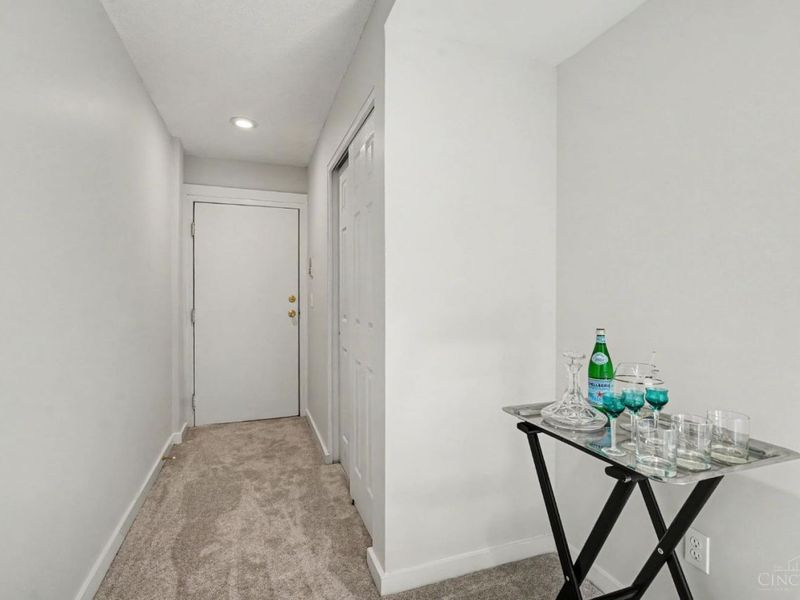 427 Hopkins Street, Unit 9, Cincinnati, OH 45203 Photo 3