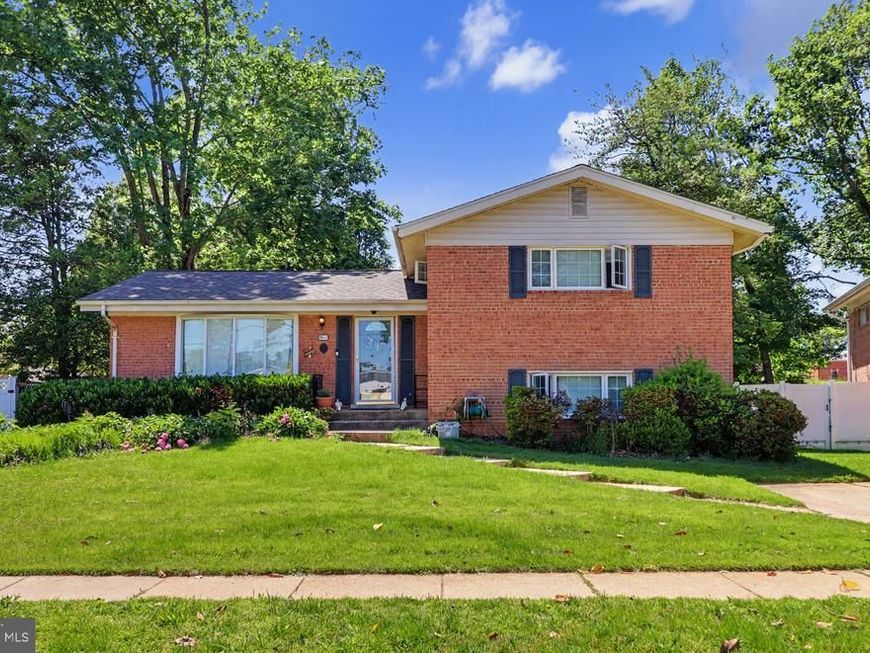 9912 Pomona Drive, Bethesda, MD 20817 Main Photo