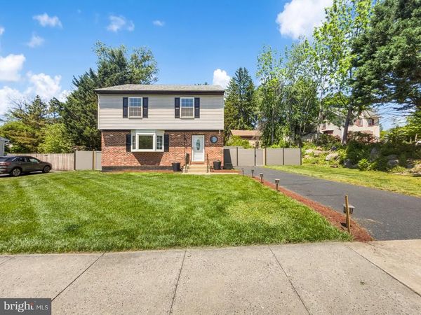 4002 YORKTOWN DRIVE , UPPER CHICHESTER, PA 19061
