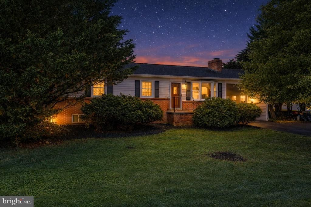 100 Huntcrest Circle, Winchester, VA 22602 Main Photo