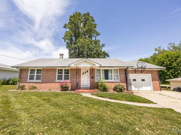 1213 E C Street, Belleville, IL 62221