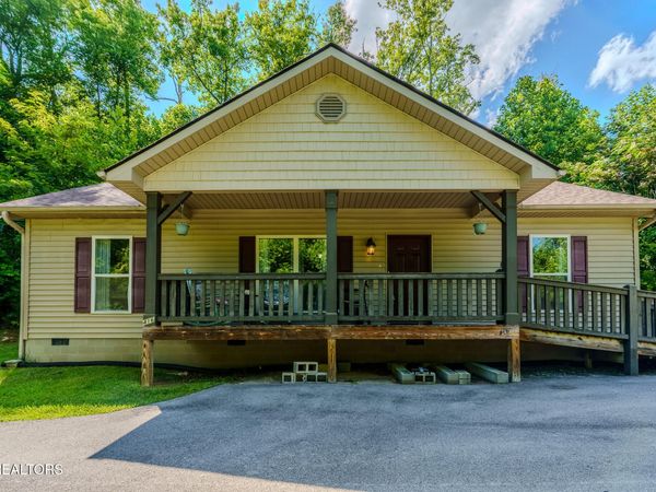416 Forrest Springs Drive, Gatlinburg, TN 37738
