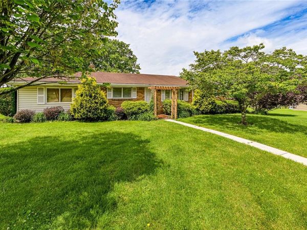 302 Pecan St, Sutersville, PA 15083