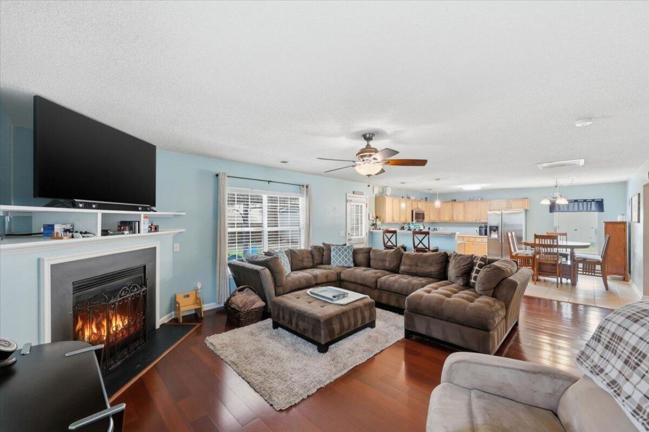 2045 Robin Wood Boulevard Photo 16
