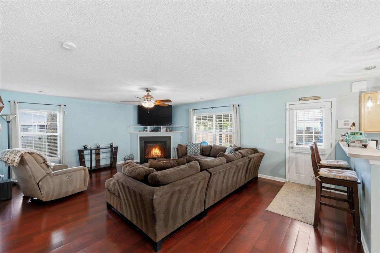 2045 Robin Wood Boulevard Photo 17