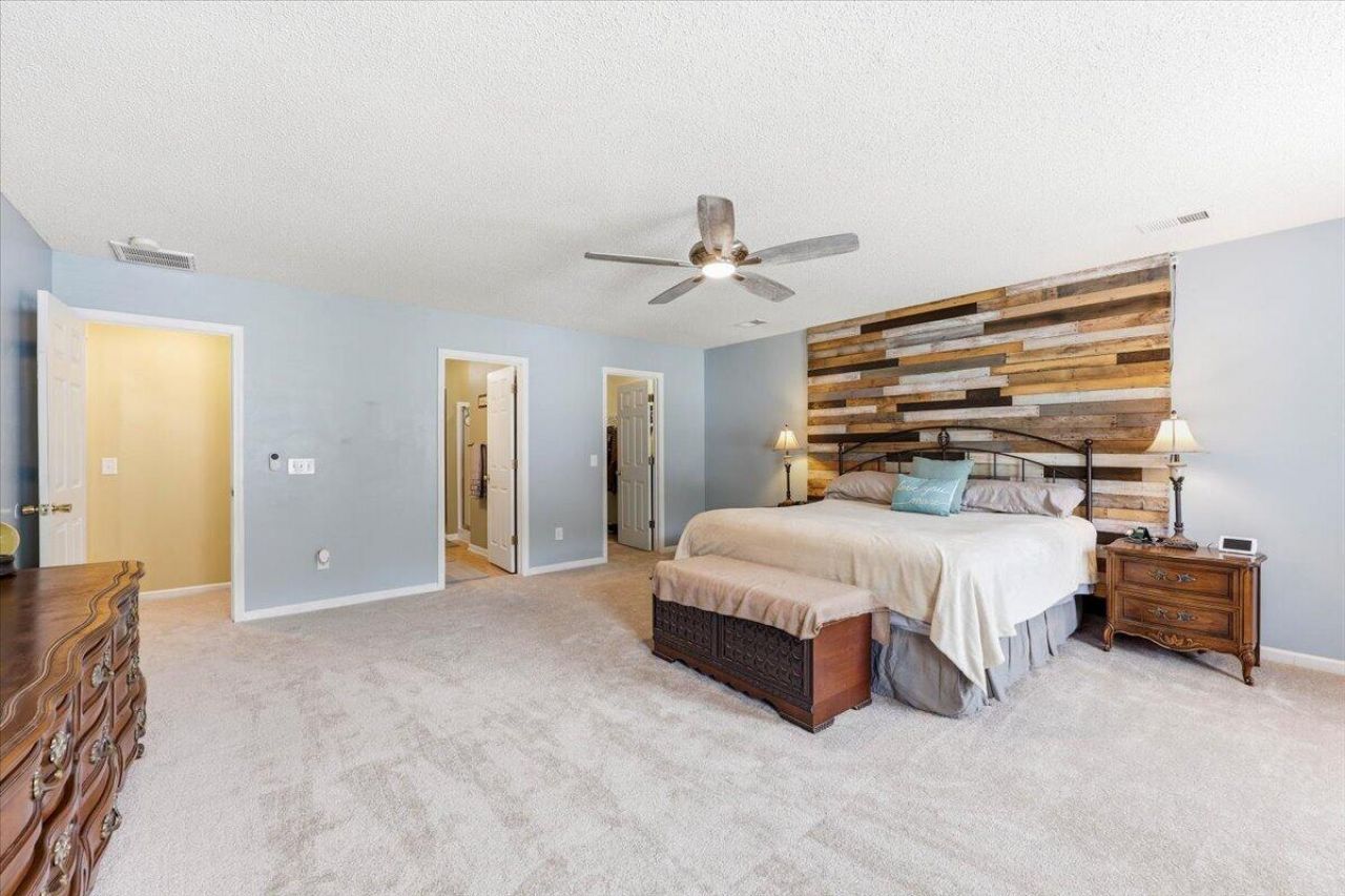 2045 Robin Wood Boulevard Photo 31
