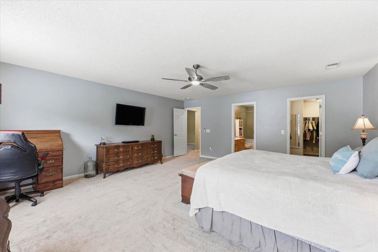 2045 Robin Wood Boulevard Photo 32