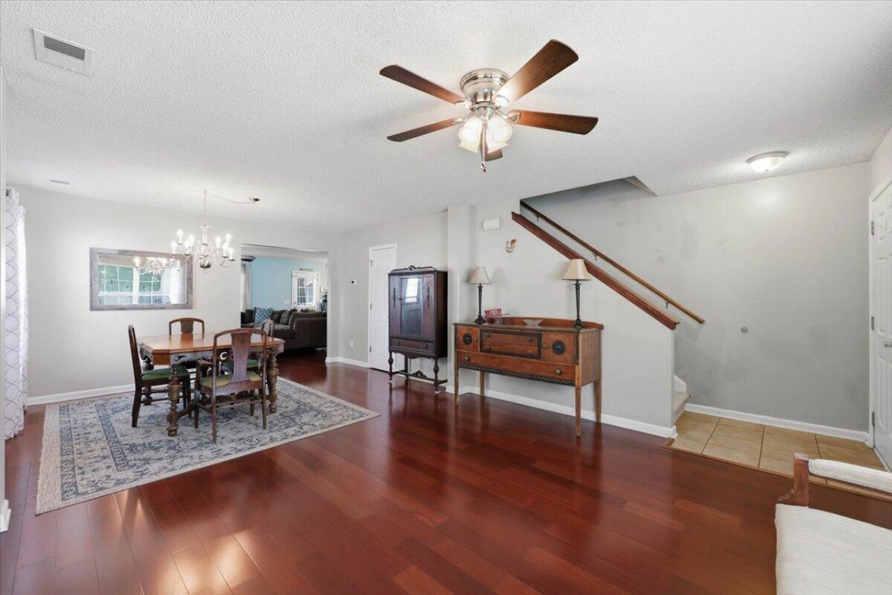2045 Robin Wood Boulevard Photo 6