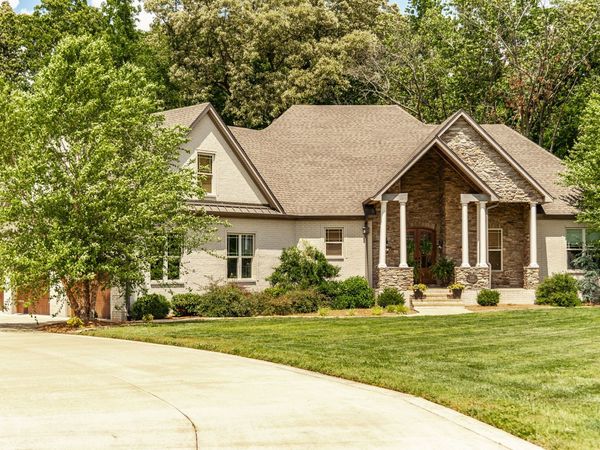 135 Bloomsbury Dr , Portland, TN 37148