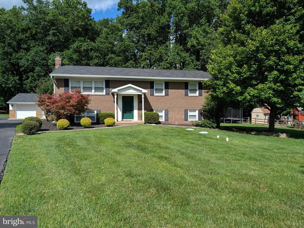 8705 Woodfield Court, Gaithersburg, MD 20882 Main Photo