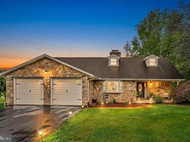 100 LAKEVIEW DRIVE , ELVERSON, PA 19520