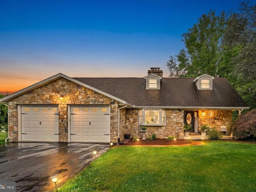 100 Lakeview Drive , Elverson, PA 19520 Main Photo