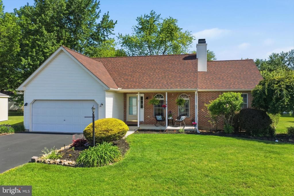 7 ESTHER LANE, SHOEMAKERSVILLE, PA 19555