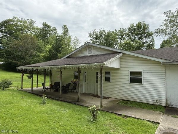 23501 County Road 93 , Fresno, OH 43824