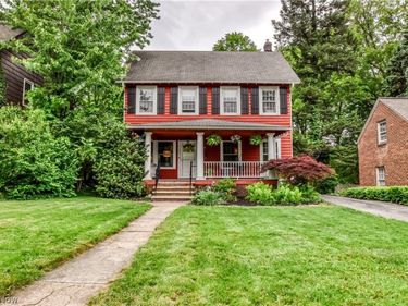 1220 Yellowstone Road, Cleveland Heights, OH 44121