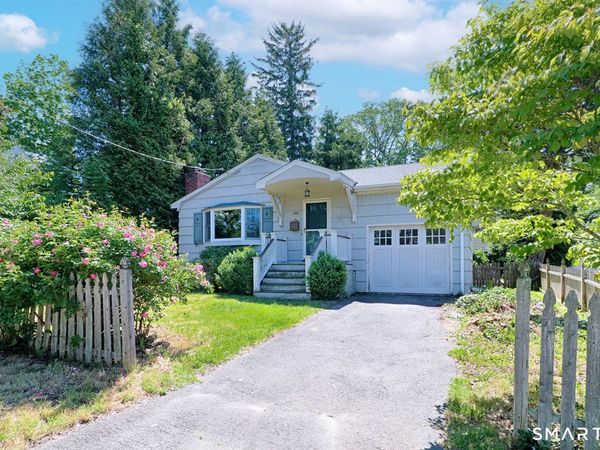 1099 Merritt , Fairfield, CT 06825