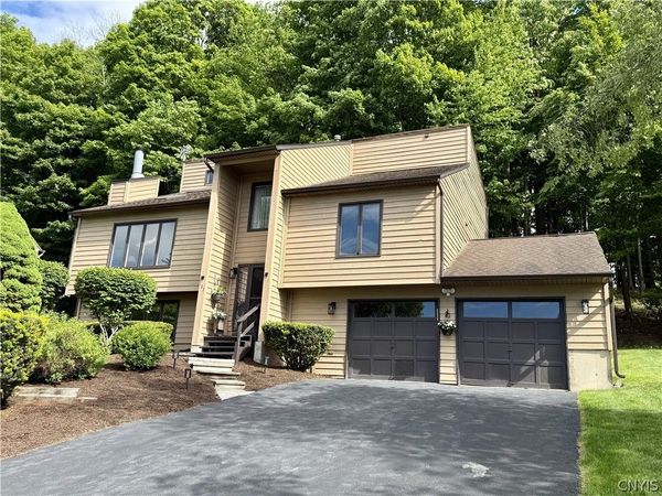103 Viceroy Drive, Camillus, NY 13031