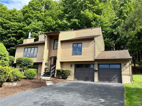 103 Viceroy Drive, Camillus, NY 13031