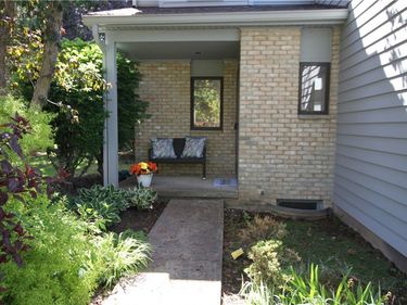 39 Colonial Circle, Fairport, NY 14450