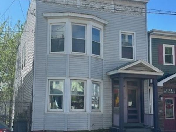 945 Broadway, Rensselaer, NY 12144