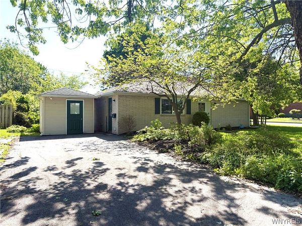 700 Park Avenue, Medina, NY 14103