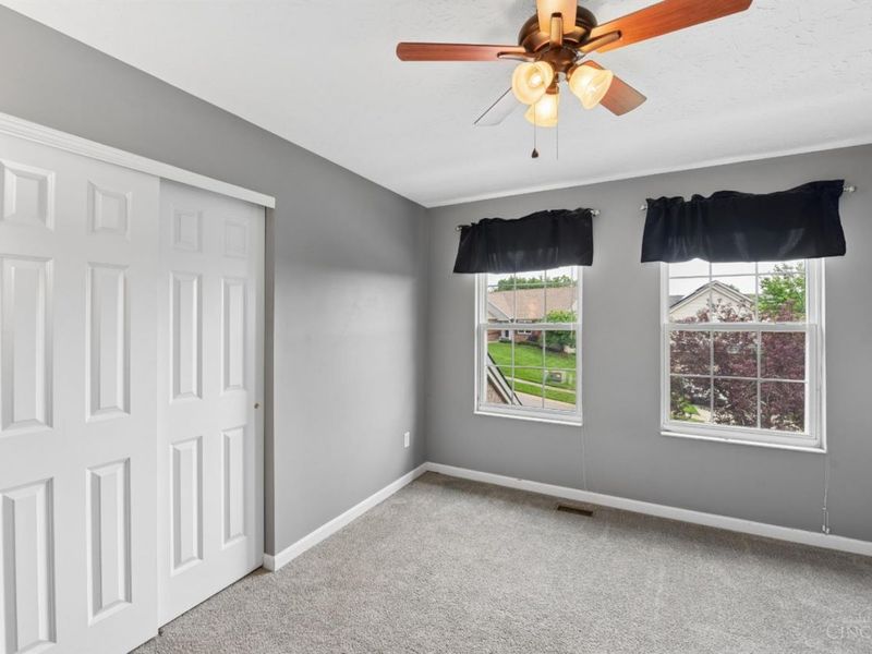 4869 Kleeman Green Drive, Cincinnati, OH 45211 Photo 31