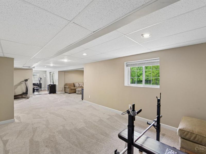 4869 Kleeman Green Drive, Cincinnati, OH 45211 Photo 35