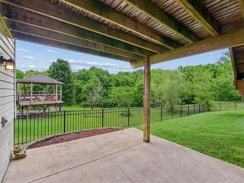 4869 Kleeman Green Drive, Cincinnati, OH 45211 Photo 47