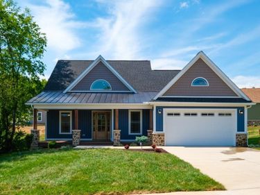 2509 FOREST DR, WAYNESBORO, VA 22980