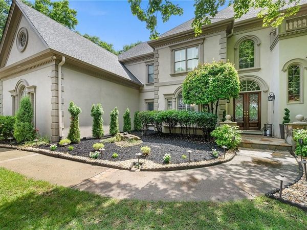 235 N Smead Court , Roswell, GA 30076