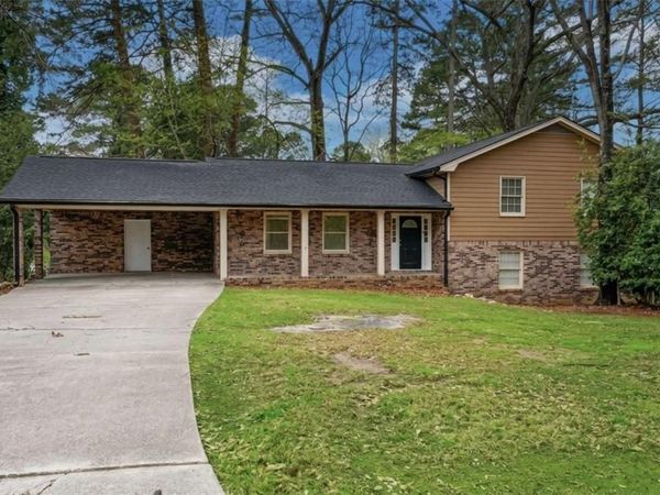 1481 Smokehouse Lane , Stone Mountain, GA 30088