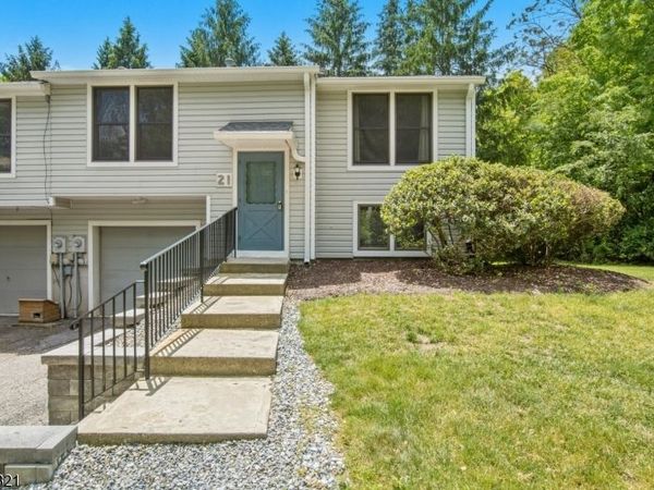 21 Quail Ct, Hardyston, NJ 07419