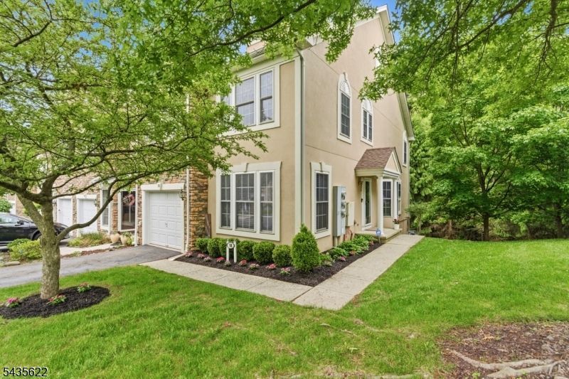18 Birchwood Ln, North Haledon, NJ 07508 Main Photo