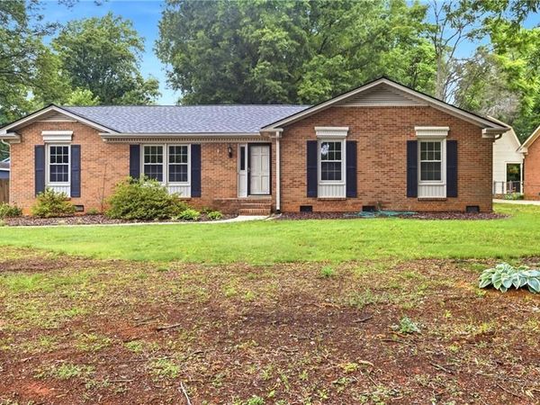 5010 Ellenwood Drive, Greensboro, NC 27410