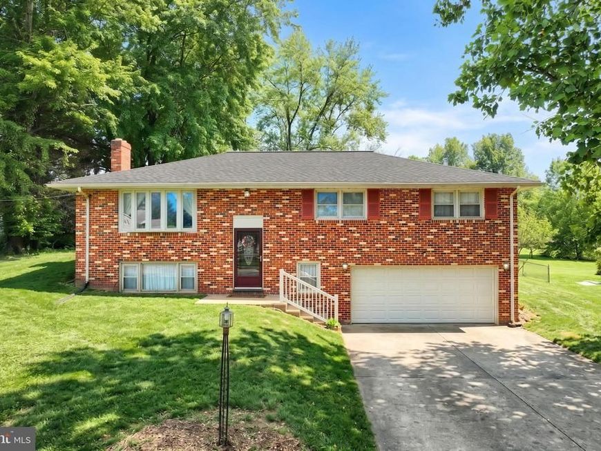 2090 Loman Drive , York, PA 17408 Main Photo