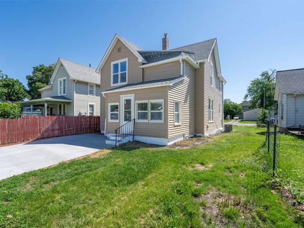 510 N Howard Street , Indianola, IA 50125