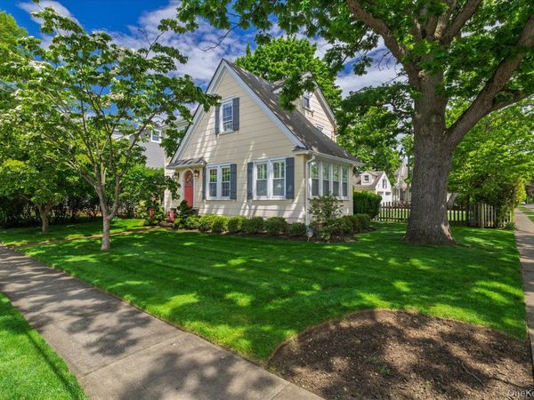 1 Schuyler Avenue , Rockville Centre, NY 11570