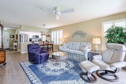 643 Woodmoor Dr.  photo 4
