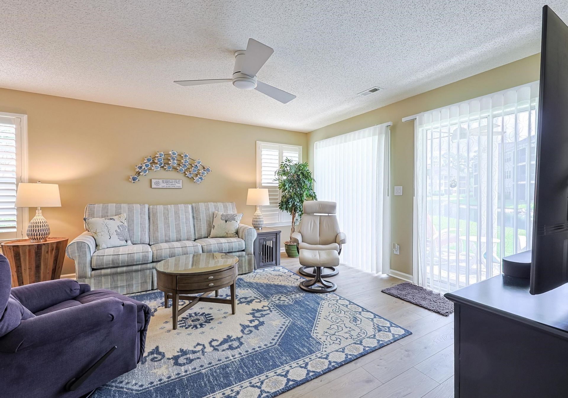 643 Woodmoor Dr.  Photo 4