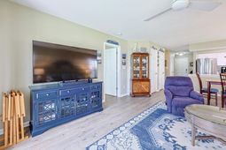 643 Woodmoor Dr.  photo 4