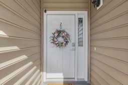 411 Mahogany Dr. photo 4
