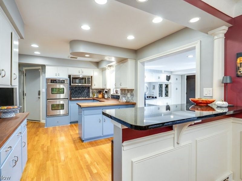22212 E Byron Road , Shaker Heights, OH 44122 Photo 17
