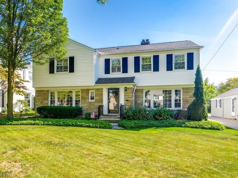 22212 E Byron Road , Shaker Heights, OH 44122 Photo 2