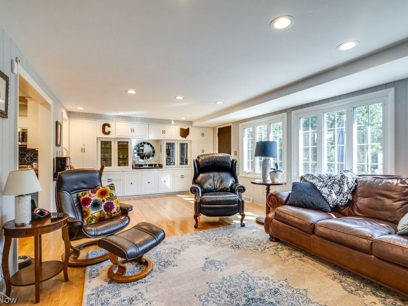 22212 E Byron Road , Shaker Heights, OH 44122 Photo 24