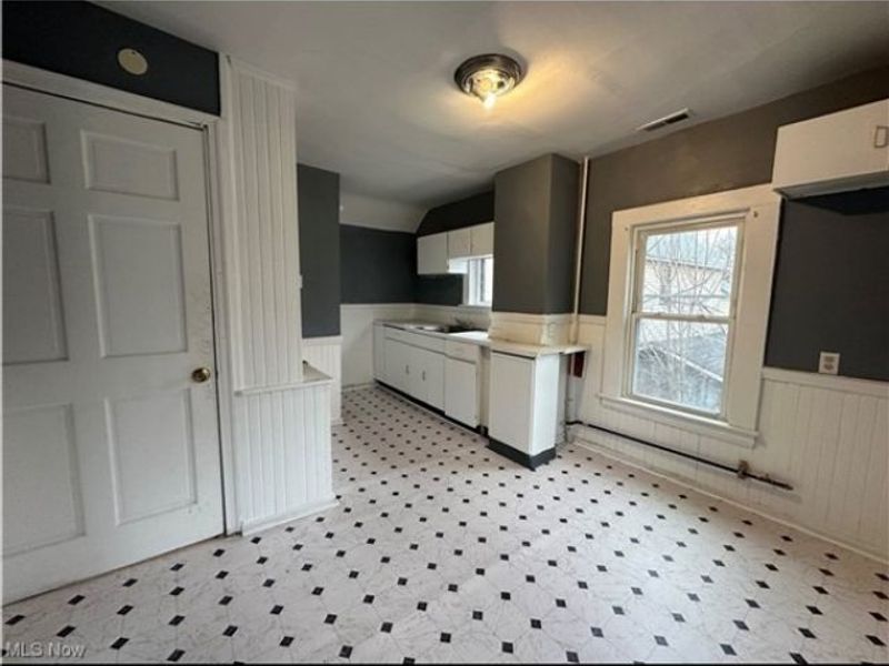 1043 E 68th Street, Cleveland, OH 44103 Photo 13